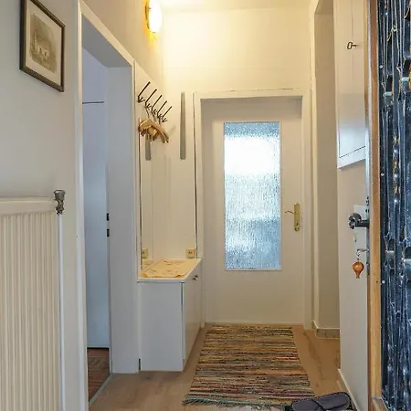 Vorstadt-appartement Haus Monika Apartment