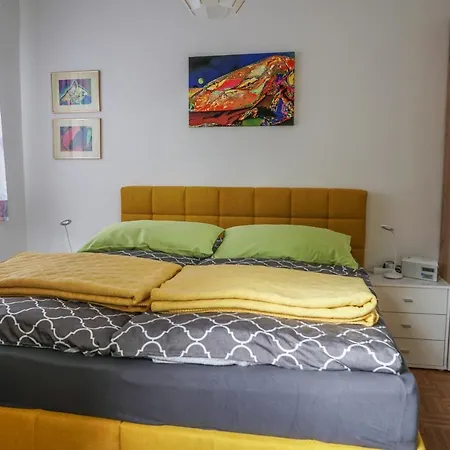 Vorstadt-appartement Haus Monika Apartment